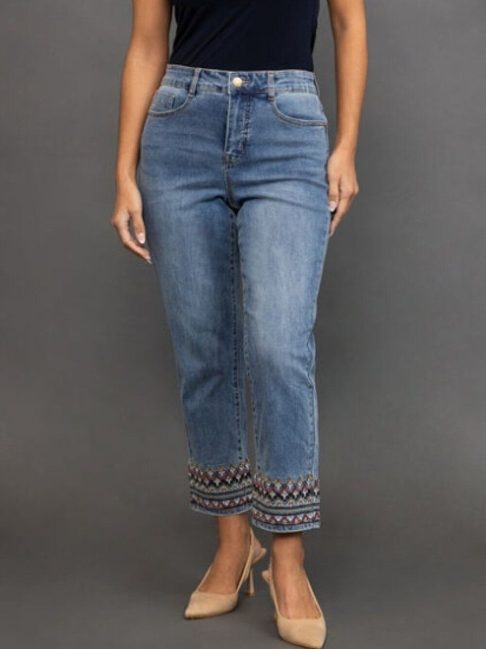 EUC TRIBAL Audrey Straight Leg Jean with Embroidery Size 4